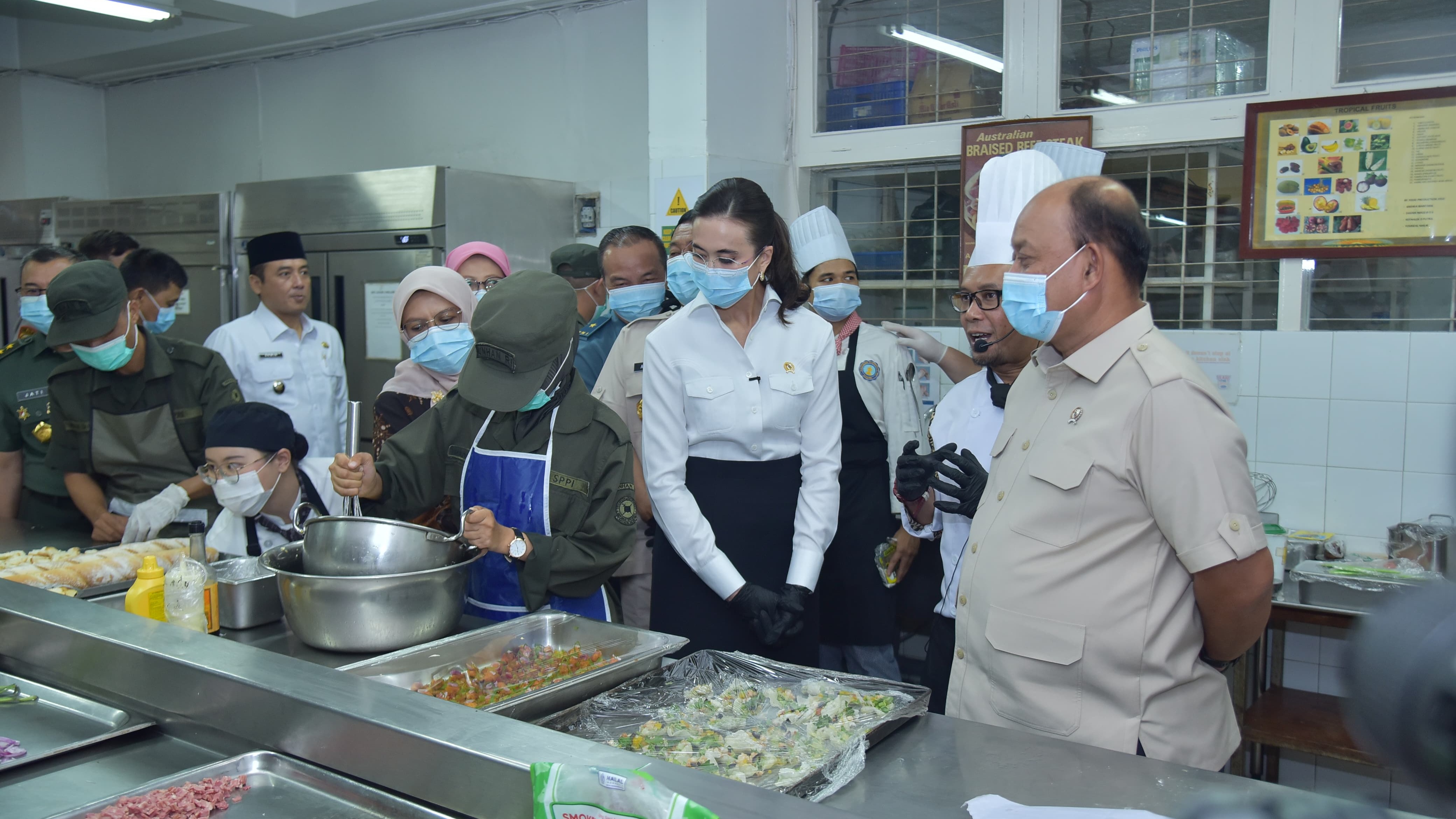 picture-Siswa SPPI dilatih Pengelolaan Dapur